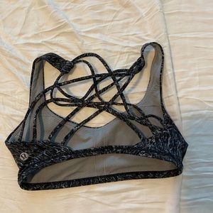 Lululemon free to be wild sports bra. Size 6